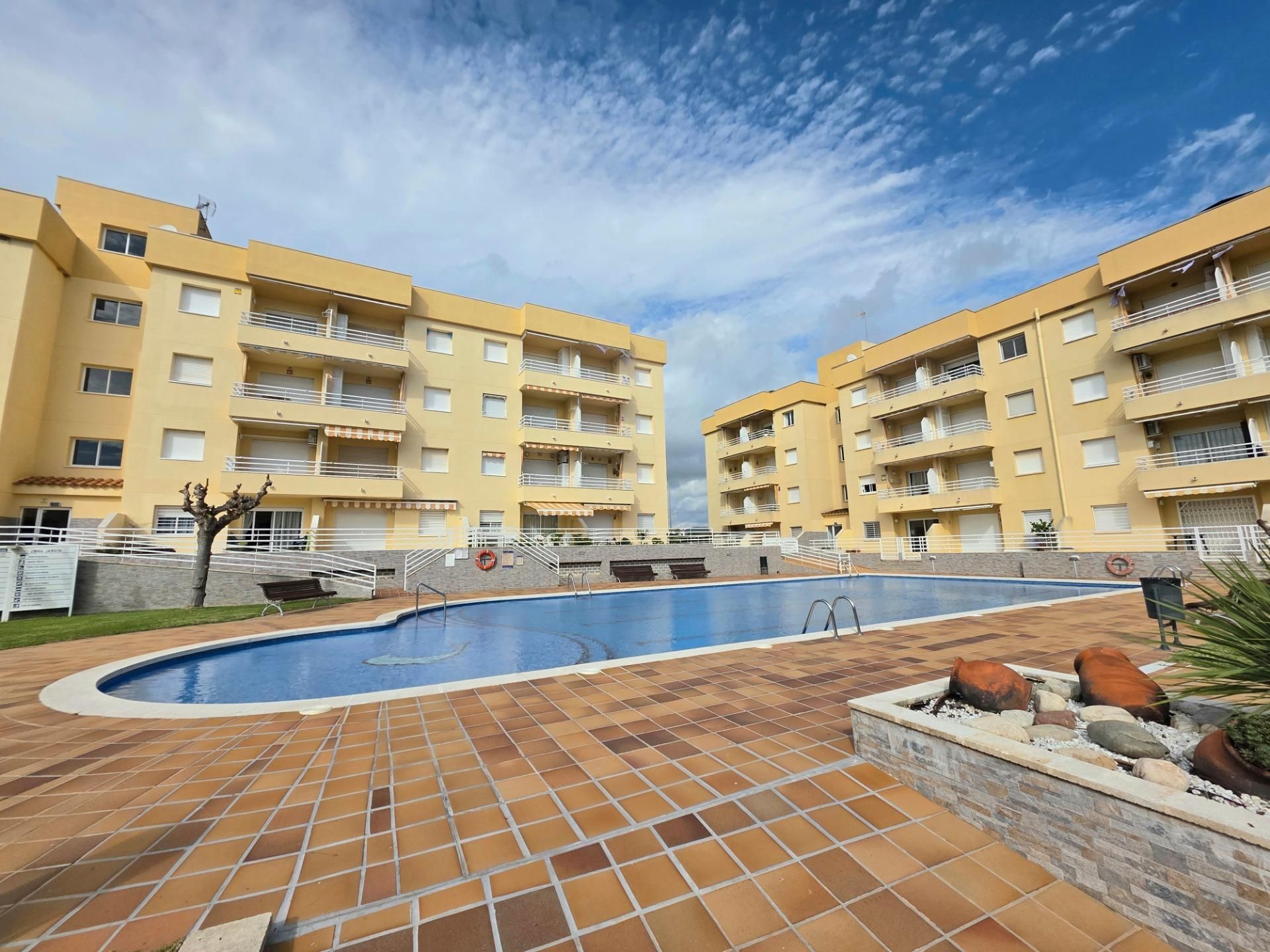 Piscina de Casa adosada en venta en Torredembarra con Aire acondicionado, Jardín privado y Terraza