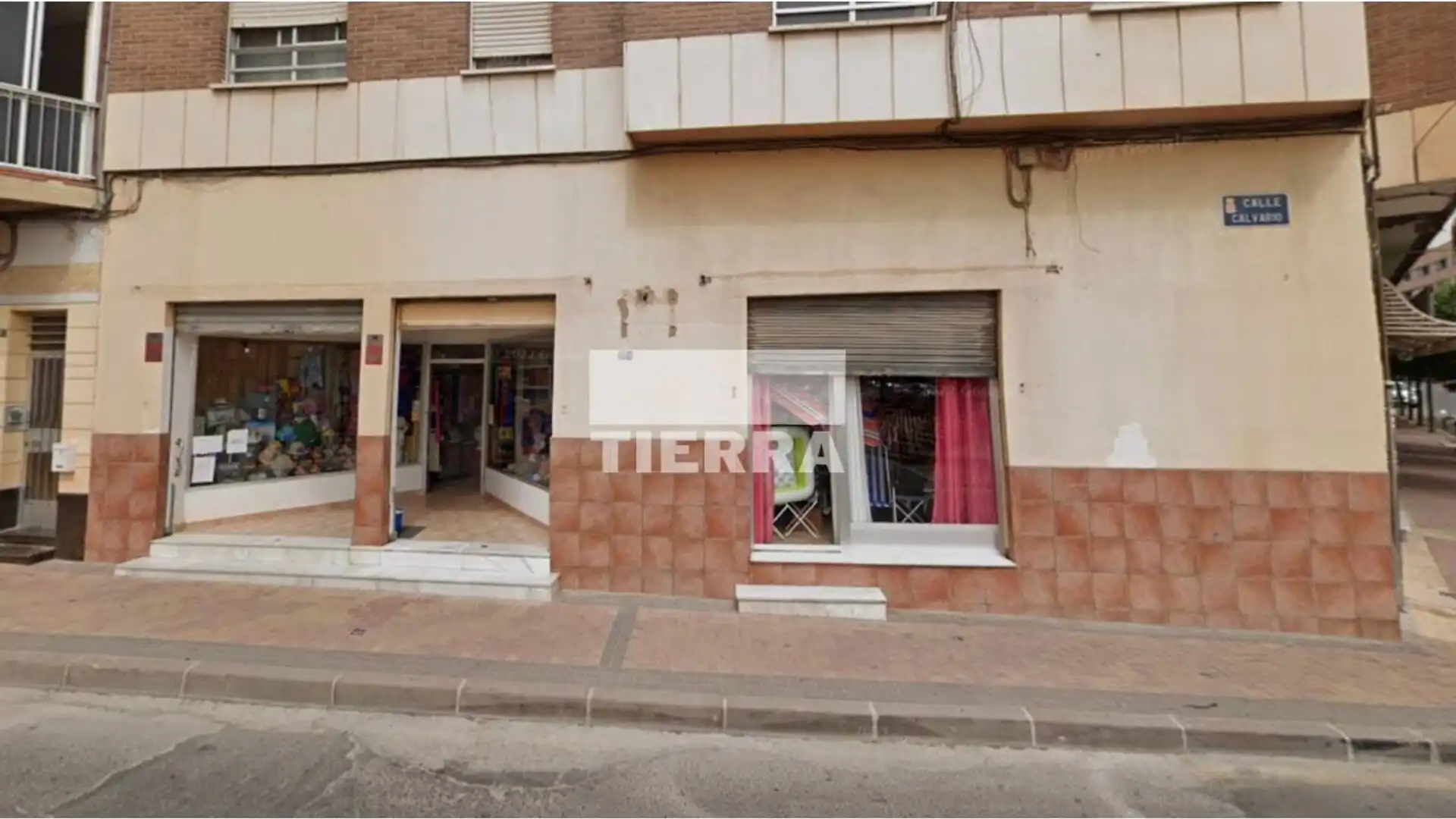 Vista exterior de Local en venta en  Murcia Capital