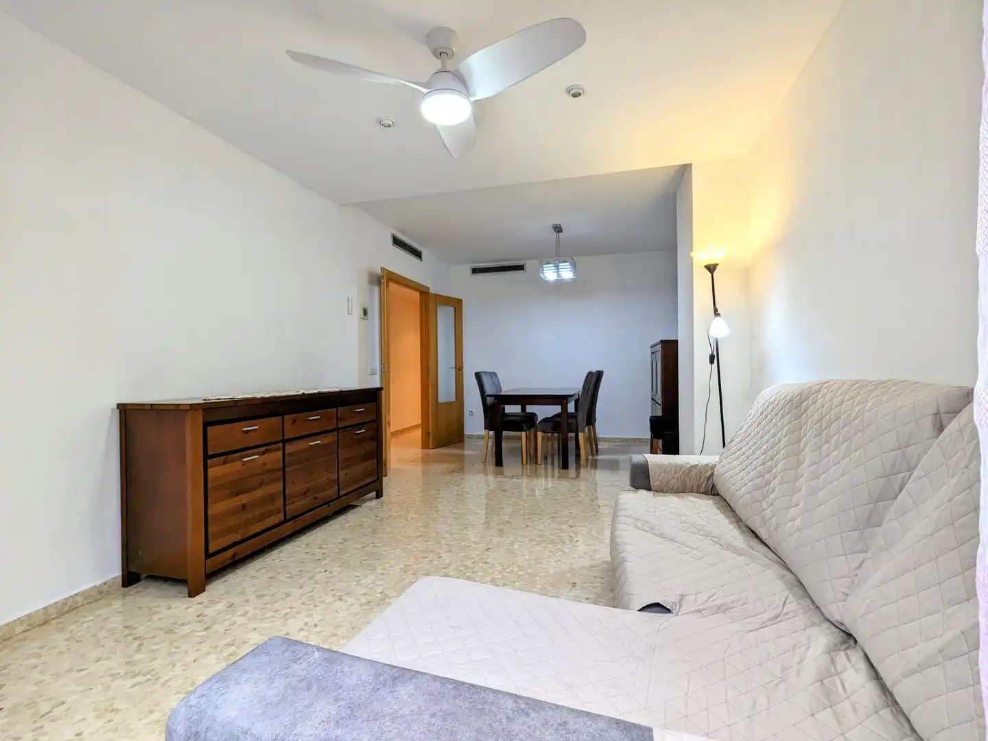 Sala de estar de Piso de alquiler en Rafelbuñol / Rafelbunyol con Aire acondicionado, Calefacción y Amueblado