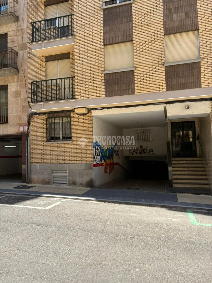 Exterior view of Garage for sale in Salamanca Capital