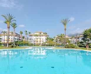 Vista exterior de Apartament en venda en Marbella amb Aire condicionat, Moblat i Balcó