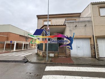 Adossat en venda a Calle Castellón 19