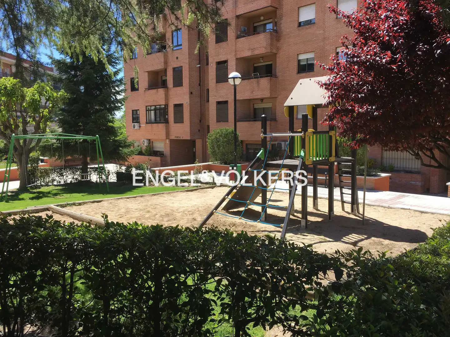 Ático de alquiler en Calle de Luis Rodríguez Ontiveros, Ensanche