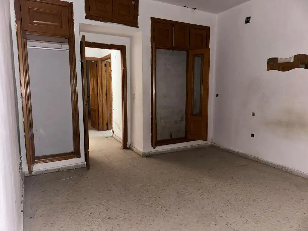 Casa adosada en venda en San Juan de Aznalfarache amb Alarma