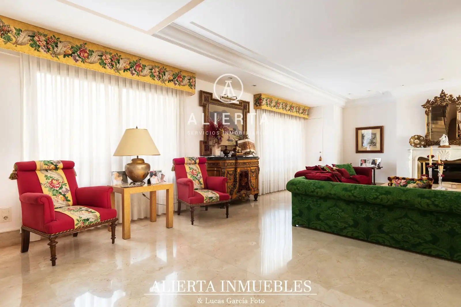 Sala d'estar de Casa adosada en venda en Zaragoza amb Aire condicionat, Calefacció i Traster
