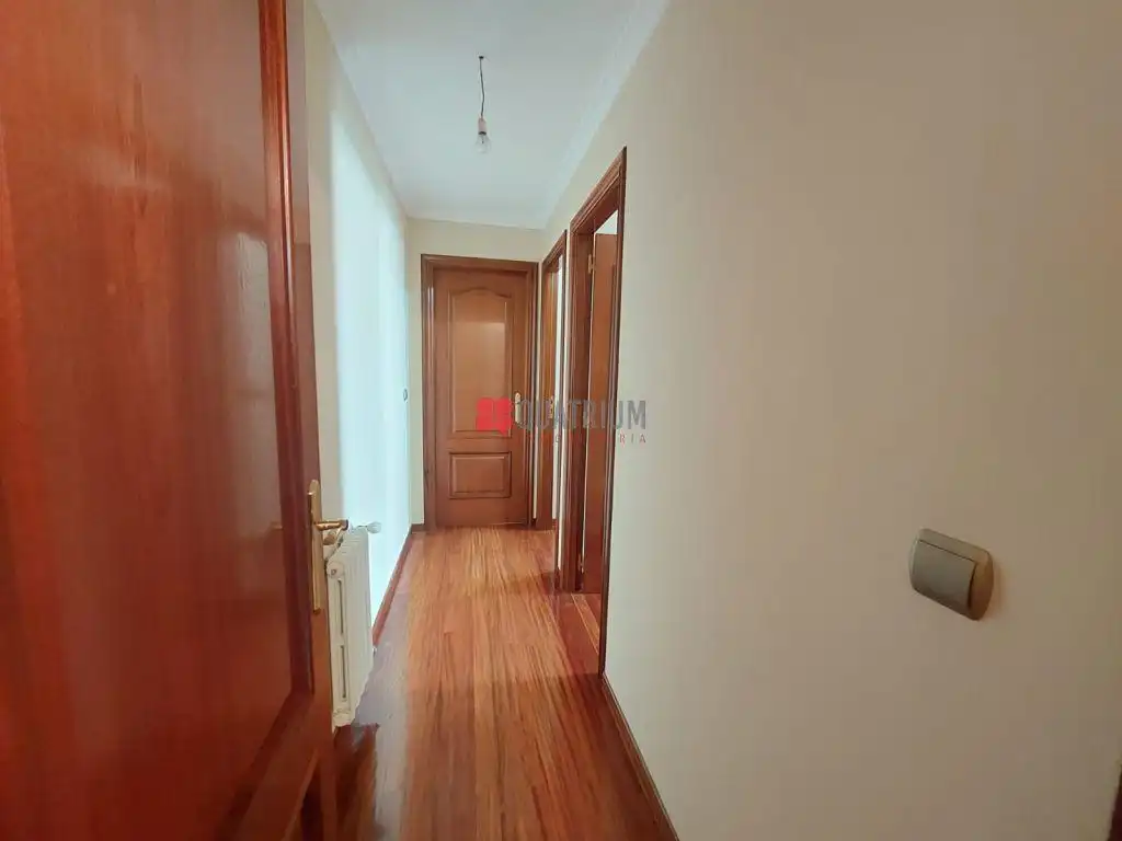 Wohnung zur Miete in Castiñeiriño - Cruceiro de Sar