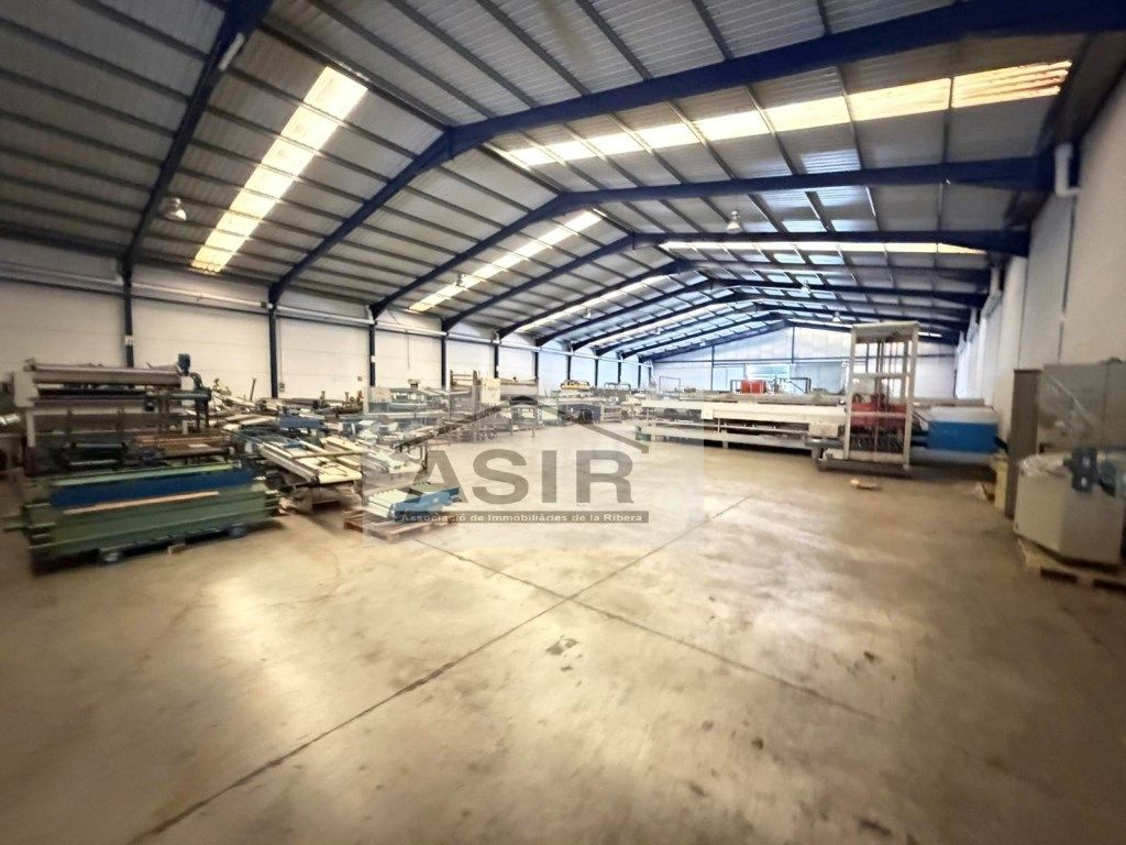 Vista exterior de Nau industrial de lloguer en Alzira