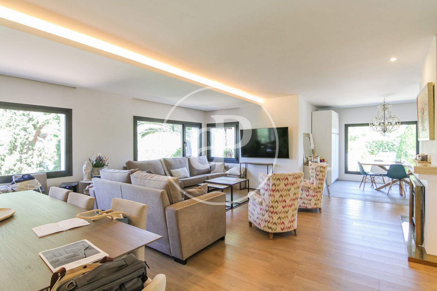 Sala d'estar de Casa o xalet en venda en  Madrid Capital amb Aire condicionat, Calefacció i Jardí privat
