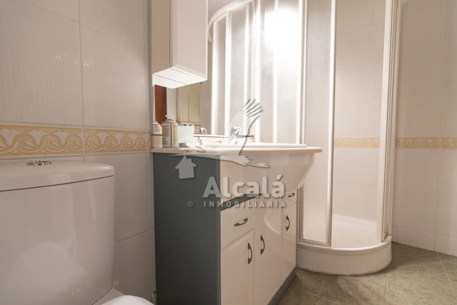Baño de Piso en venta en Alcalá de Henares con Calefacción, Jardín privado y Parquet