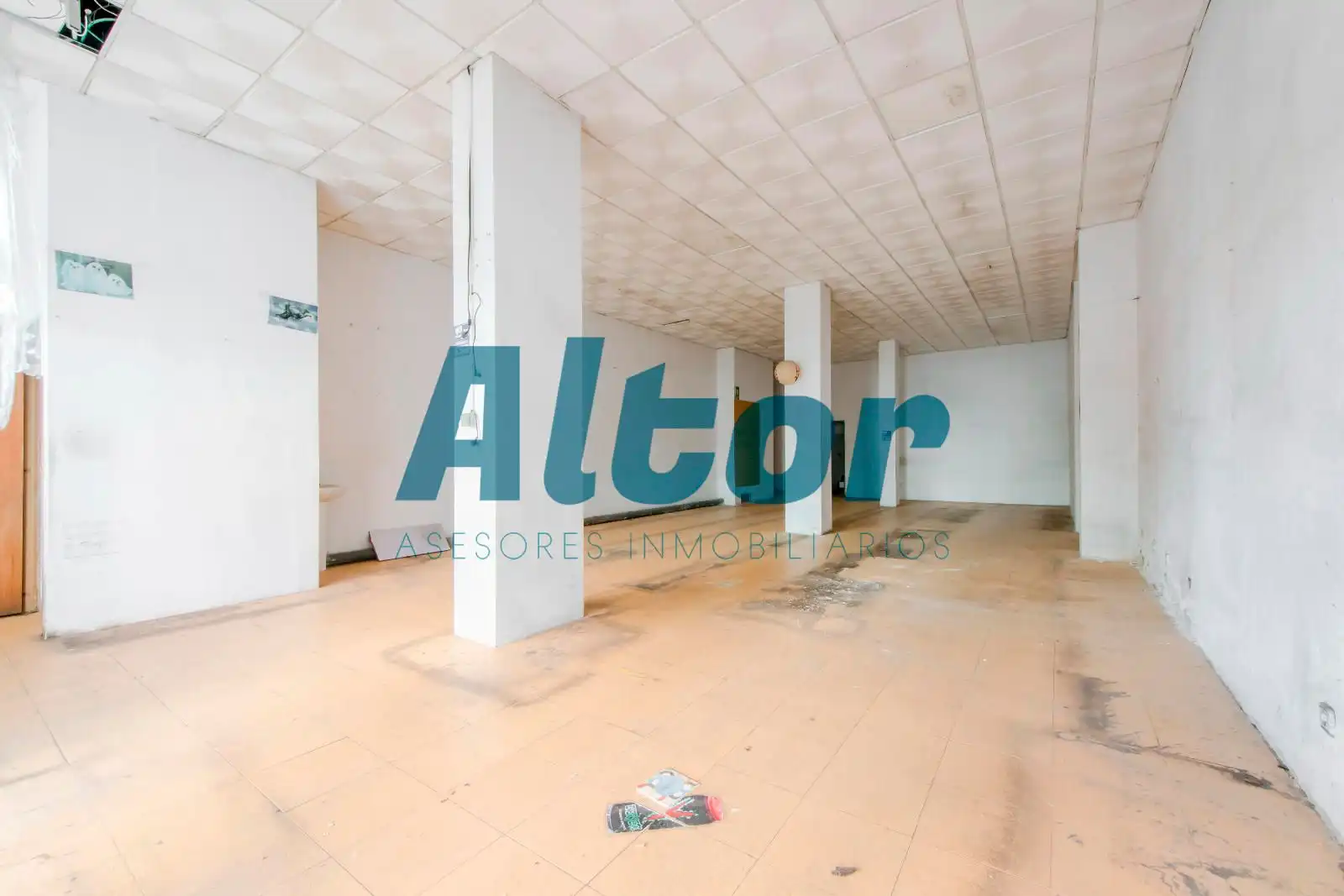 Local comercial en venda a FUENTE CISNEROS 62, imagen 4