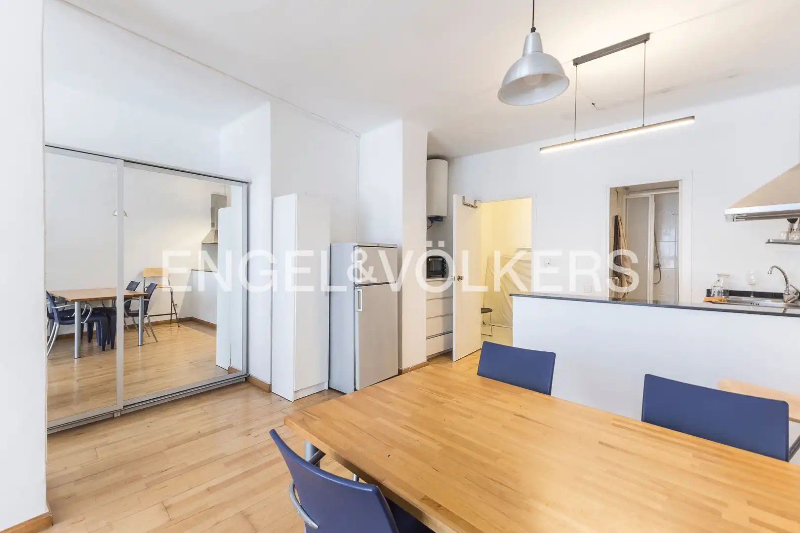 Menjador de Apartament en venda en Sabadell amb Calefacció i Parquet