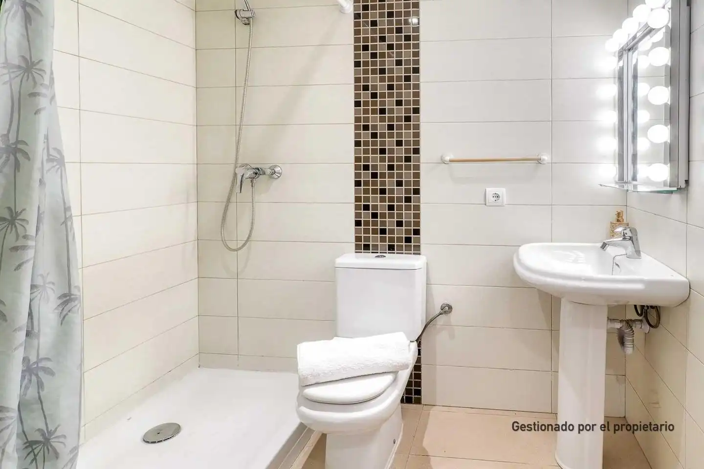 Baño de Planta baja en venta en Castell d'Aro, Platja d'Aro i s'Agaró con Aire acondicionado y Amueblado