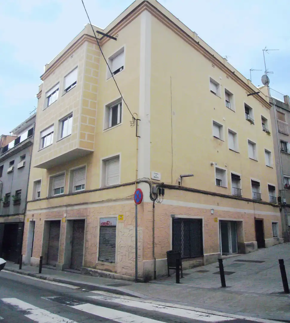 Außenansicht von Gebäude zum Verkauf in Barcelona