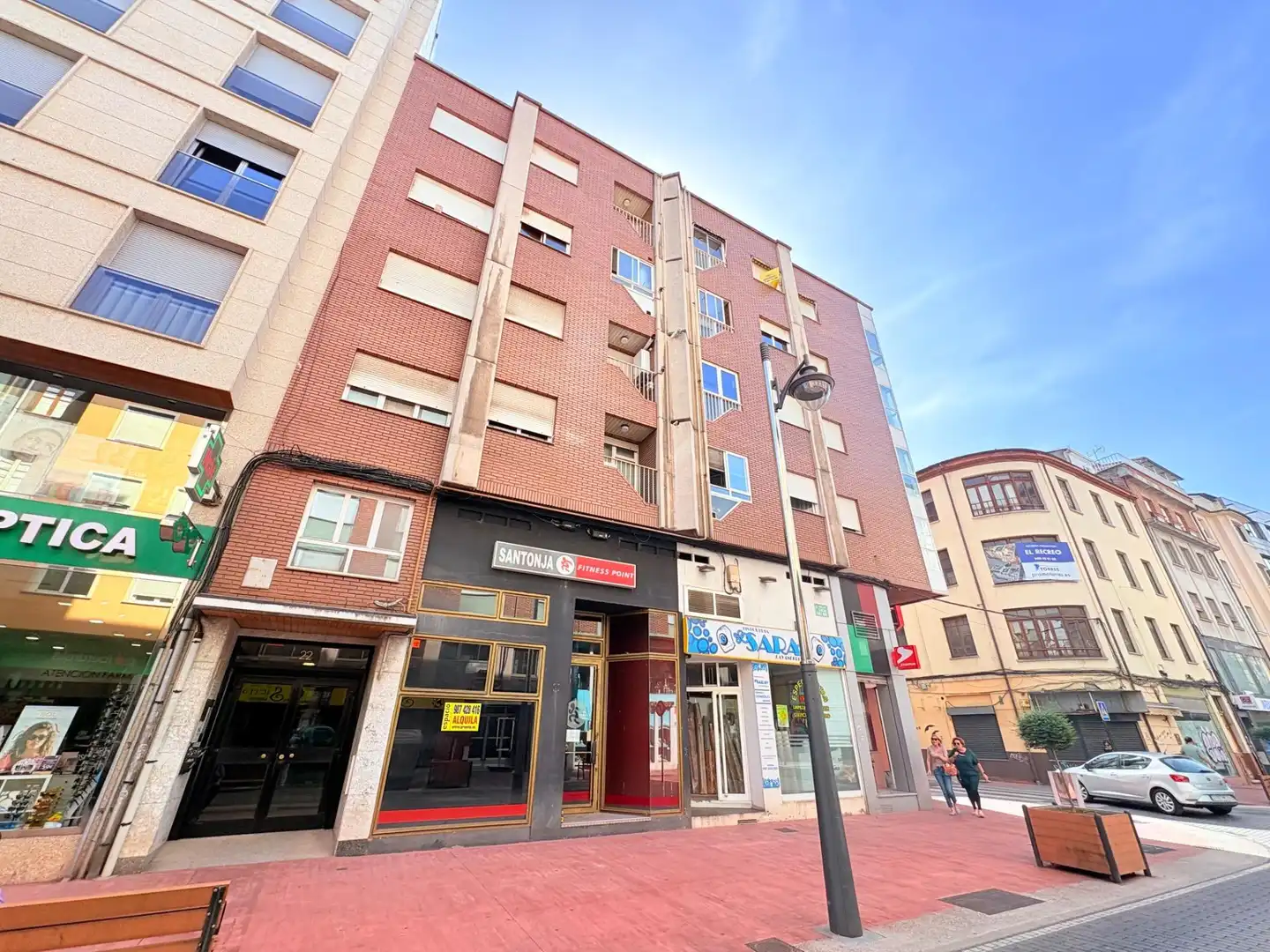 Vista exterior de Piso en venta en Ponferrada con Calefacción, Trastero y Amueblado