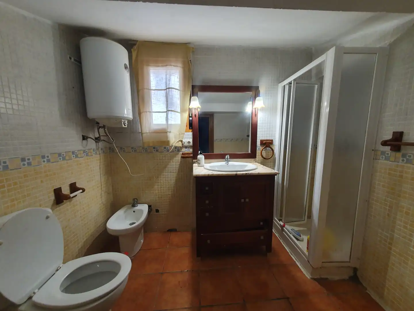 Bany de Casa o xalet en venda en Guadix amb Terrassa i Moblat