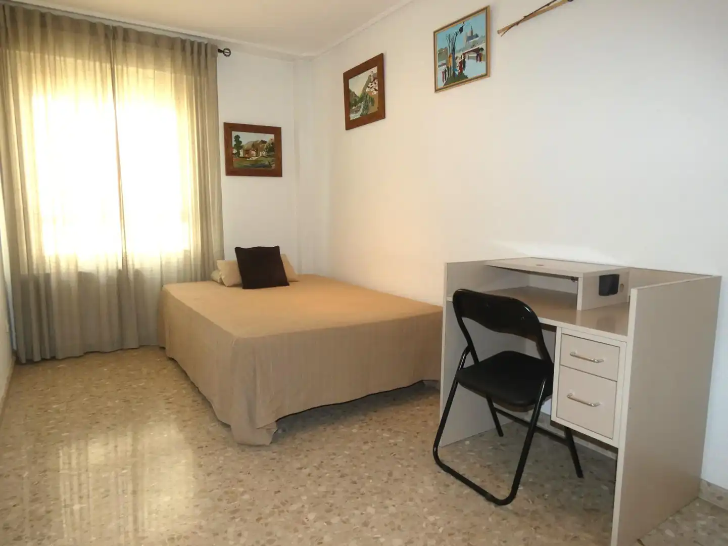Habitación de Piso de alquiler en Utebo con Aire acondicionado, Trastero y Amueblado