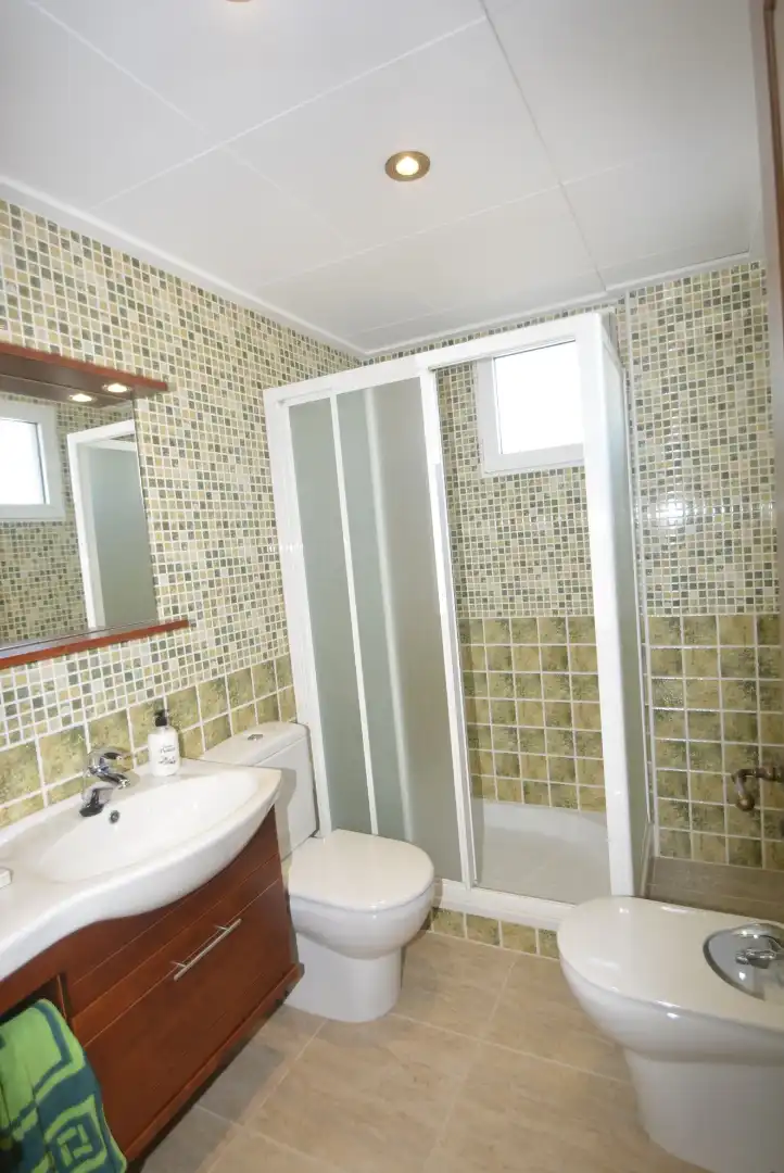 Badezimmer von Haus oder Chalet zum Verkauf in Molina de Segura mit Klimaanlage, Heizung und Privatgarten