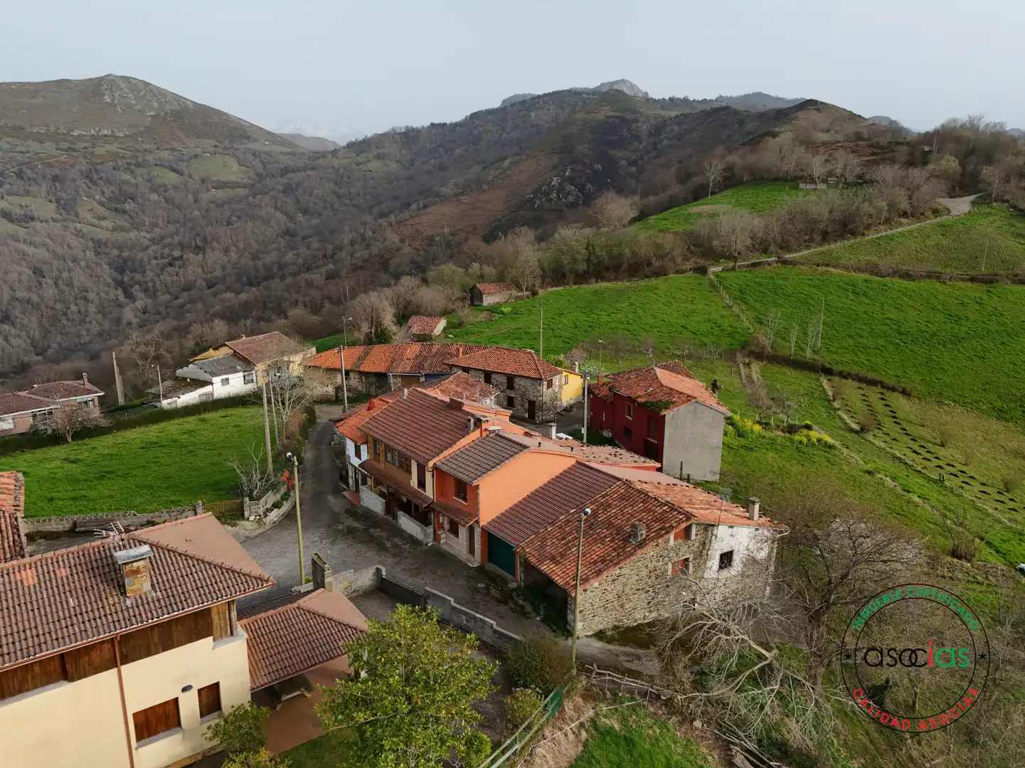 Vista exterior de Casa o chalet en venta en Parres con Calefacción y Terraza