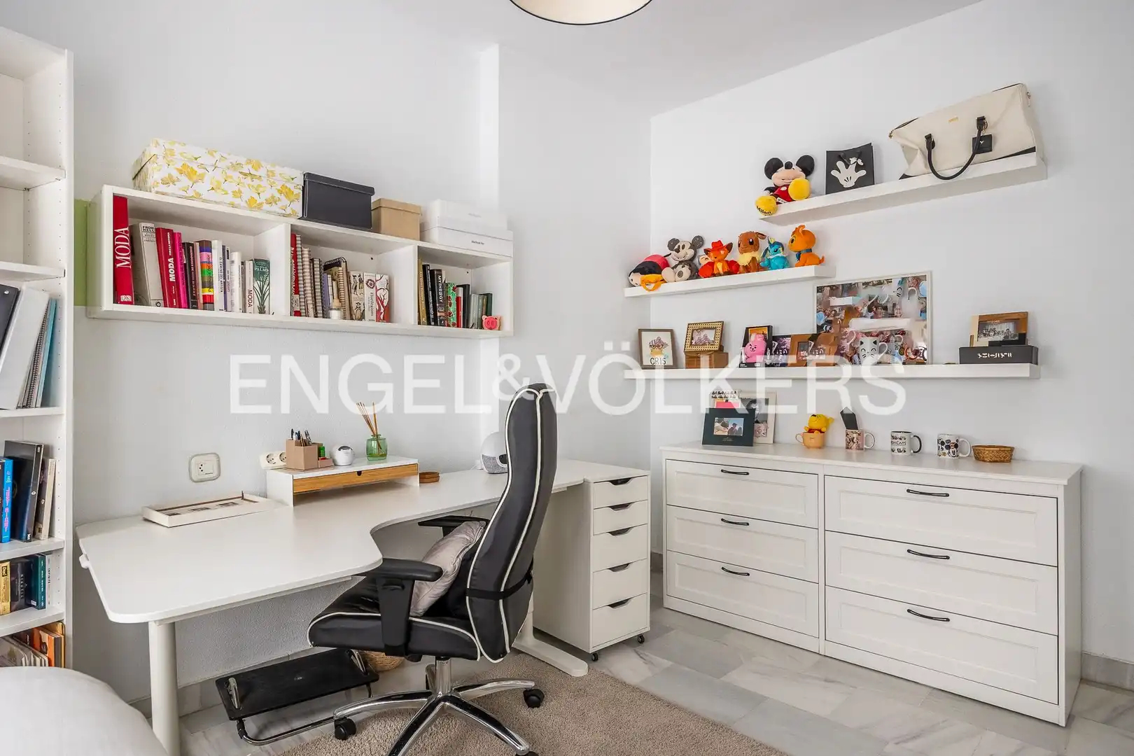 Houses for sale in Sevilla  with Air Conditioner, Heating and Private garden