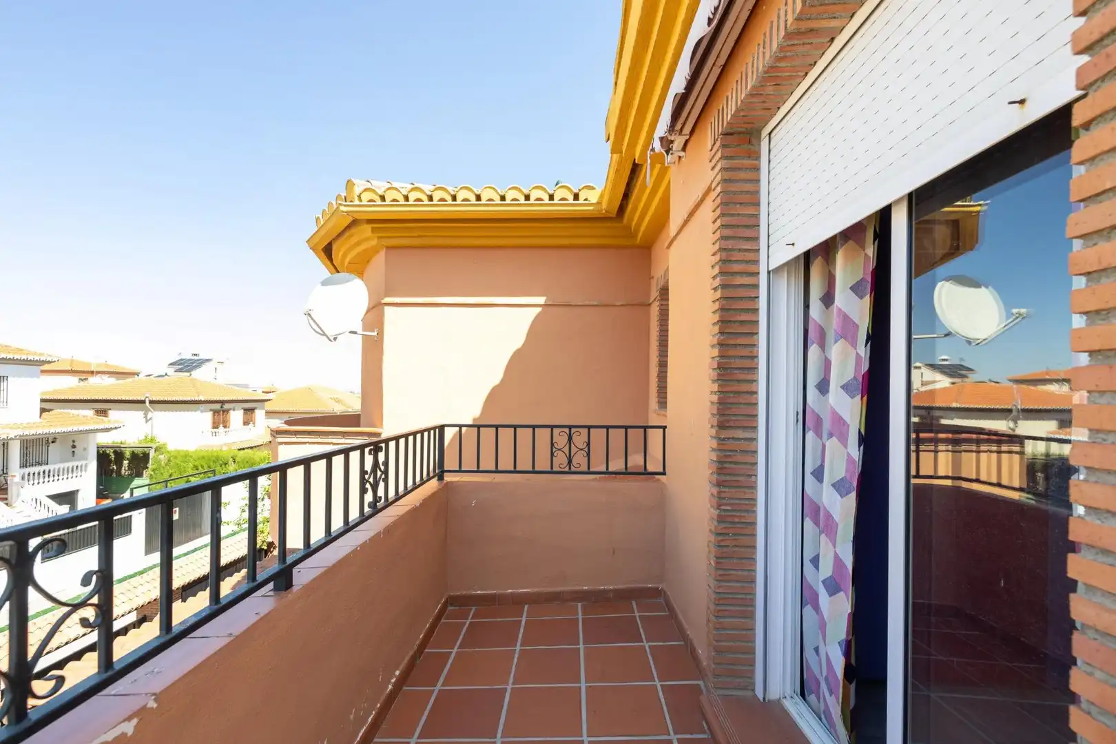 Terraza de Casa o chalet en venta en Cúllar Vega con Aire acondicionado, Calefacción y Jardín privado