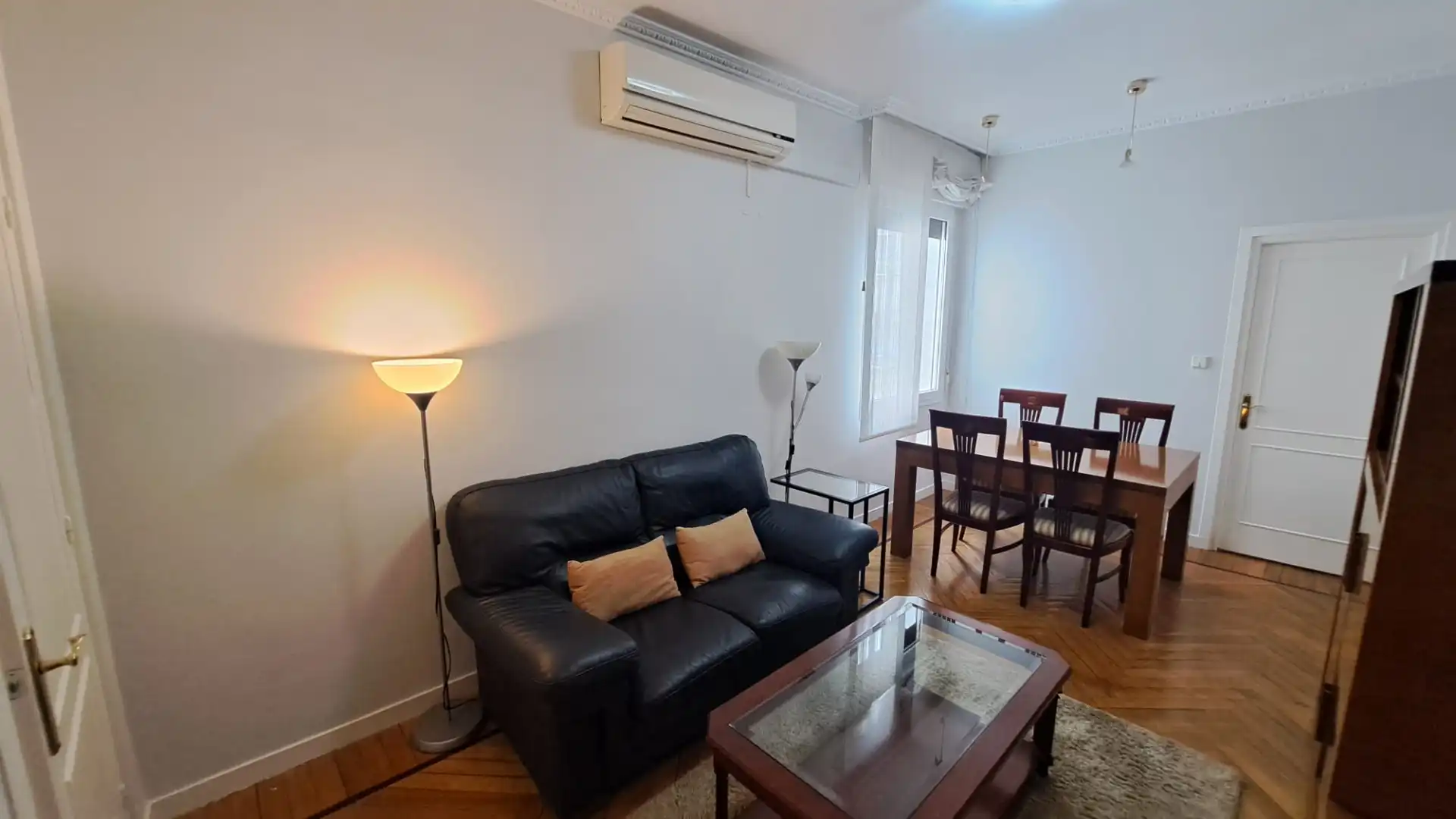 Wohnzimmer von Wohnung zum Verkauf in Bilbao  mit Klimaanlage, Heizung und Ofen