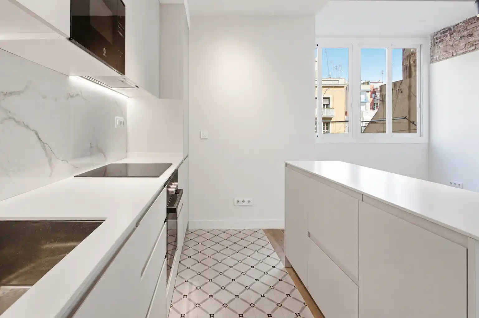 Kitchen of Flat for sale in Barcelona  with Air Conditioner, Heating and Oven