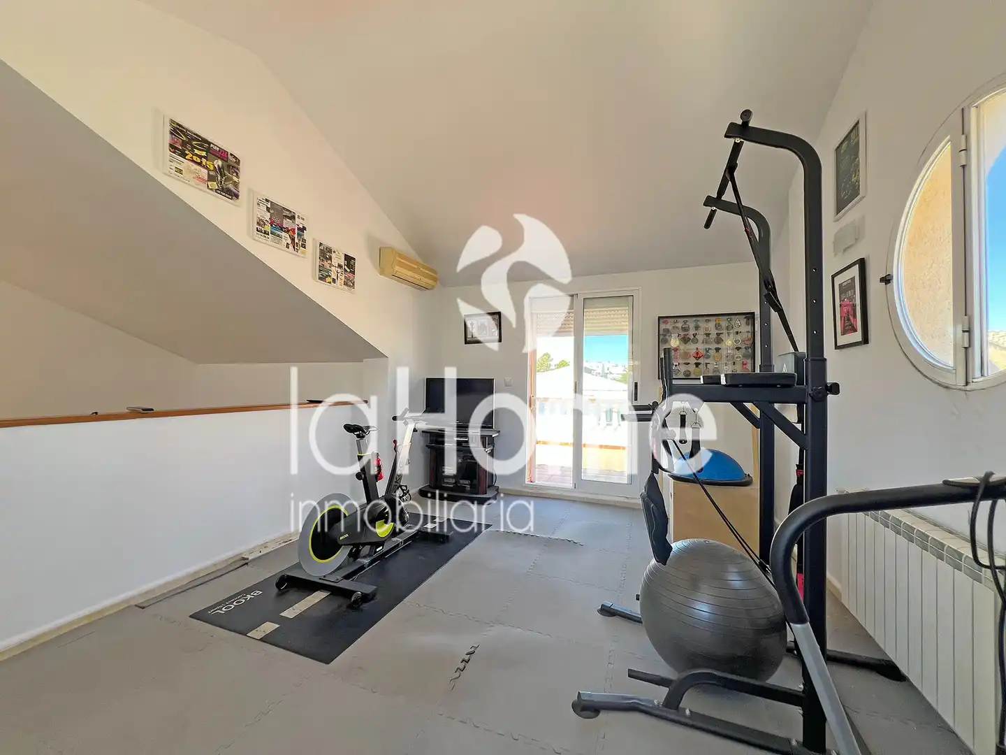 Houses for sale in La Pobla de Vallbona  with Air Conditioner, Heating and Private garden