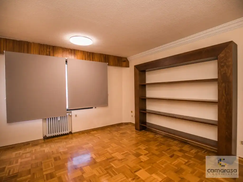 Piso en venta en Ávila con Calefacción y Terraza