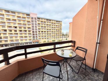 Appartement compact avec balcon à louer à Playa del Galán