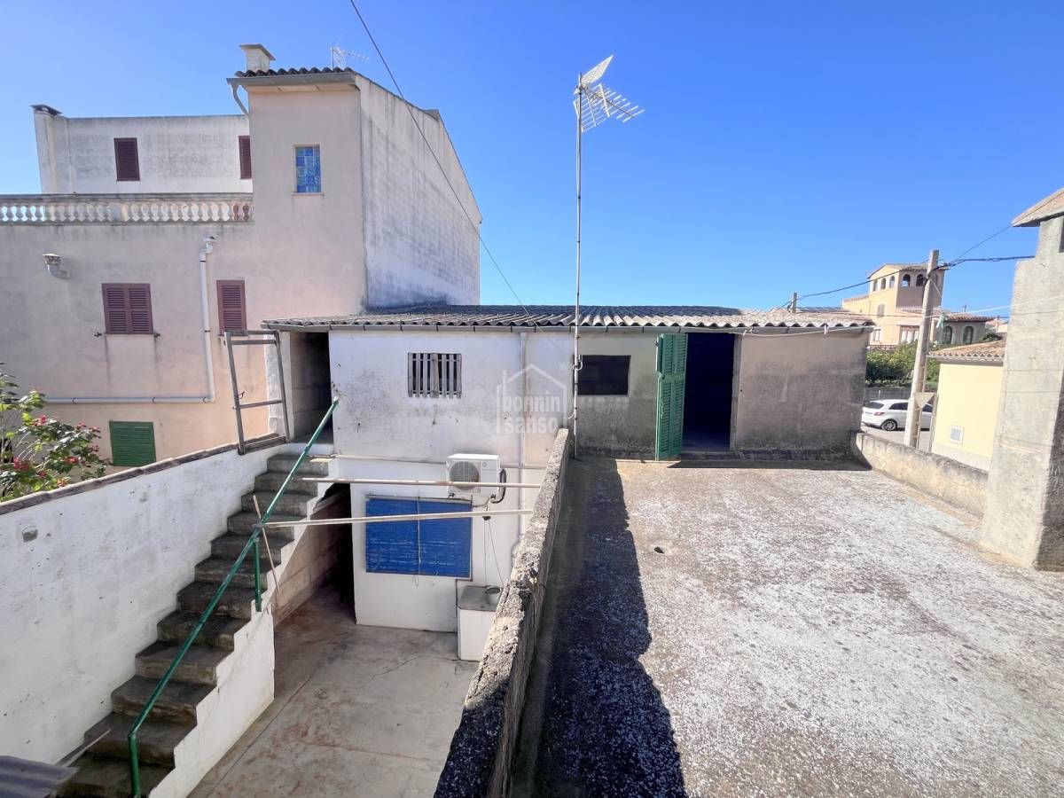 Vista exterior de Casa o xalet en venda en Vilafranca de Bonany amb Terrassa