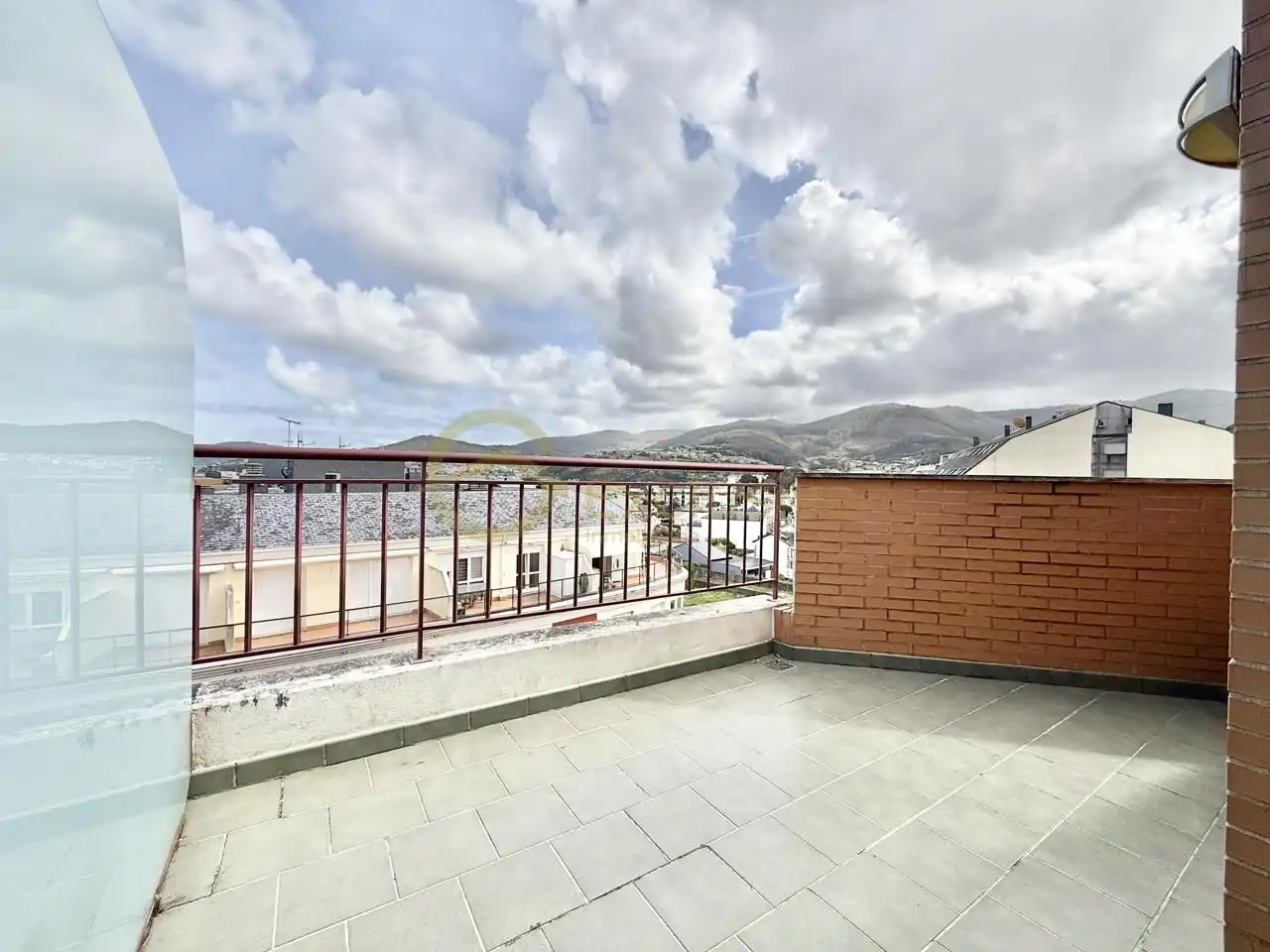 Terraza de Ático en venta en Viveiro con Calefacción, Parquet y Trastero