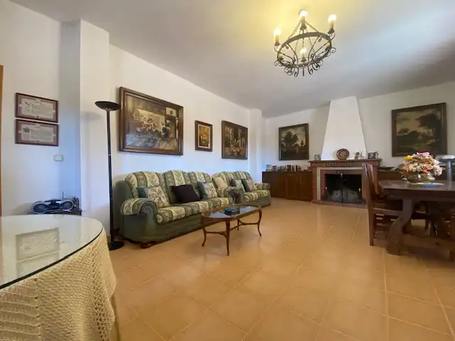 Sala de estar de Finca rústica en venta en Sonseca con Calefacción, Jardín privado y Terraza