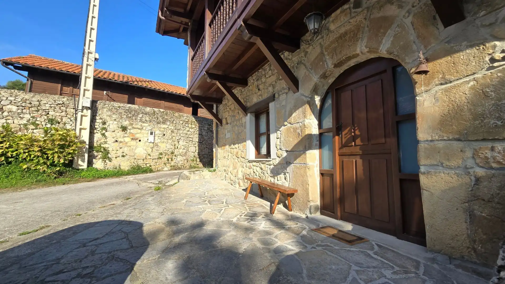Vista exterior de Casa o xalet en venda en Llanes amb Calefacció
