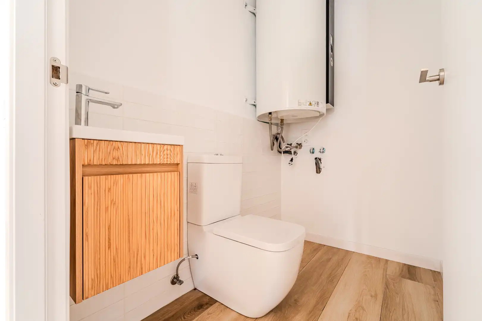 Badezimmer von Haus oder Chalet zum Verkauf in L'Ametlla de Mar  mit Klimaanlage, Heizung und Privatgarten