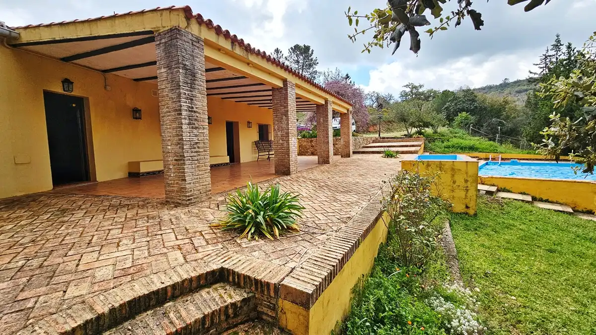 Vista exterior de Finca rústica en venta en Cortegana con Jardín privado, Terraza y Piscina