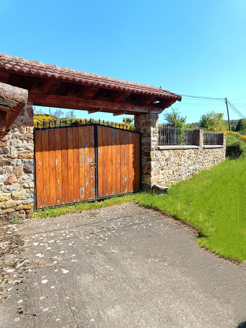 Vista exterior de Casa o chalet en venta en Cervera de Pisuerga