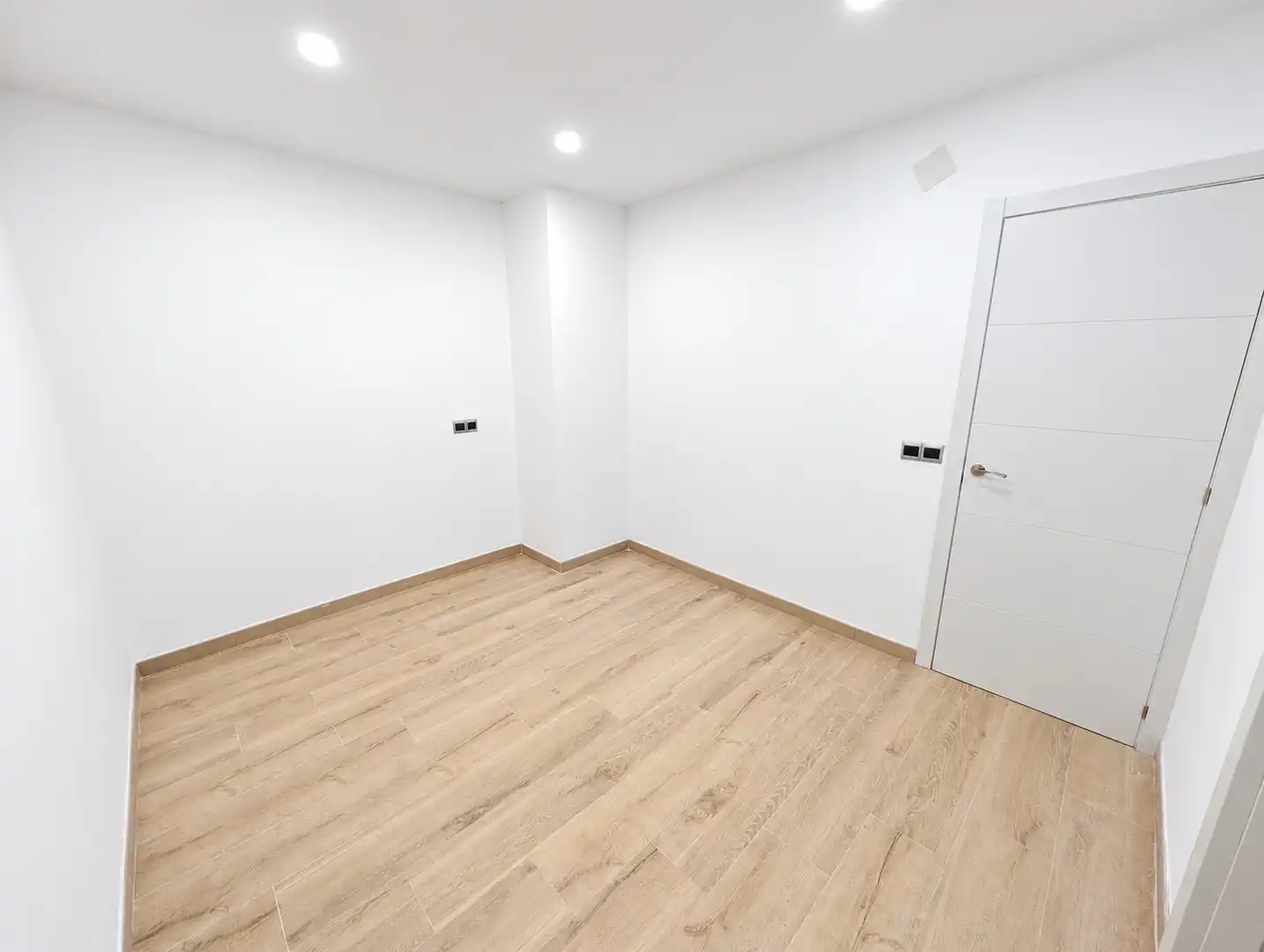Piso en venta en Badalona con Parquet y Horno