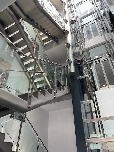 Oficina de lloguer en L'Hospitalet de Llobregat amb Aire condicionat, Calefacció i Terrassa