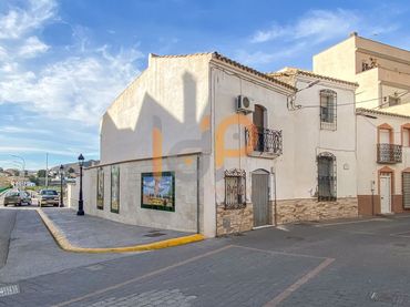 Casa con balcón en venta en Arboleas