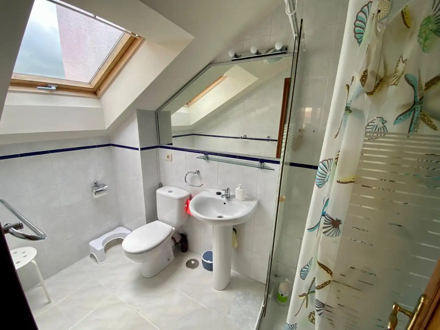 Bathroom of Flat for sale in San Vicente de la Barquera  with Heating, Parquet flooring and Furnished