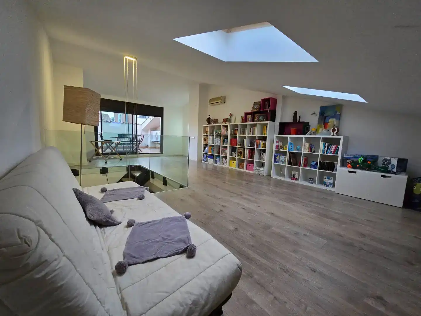 Living room of Detached homes for sale in Badalona  with Air Conditioner, Swimming Pool and Balcony