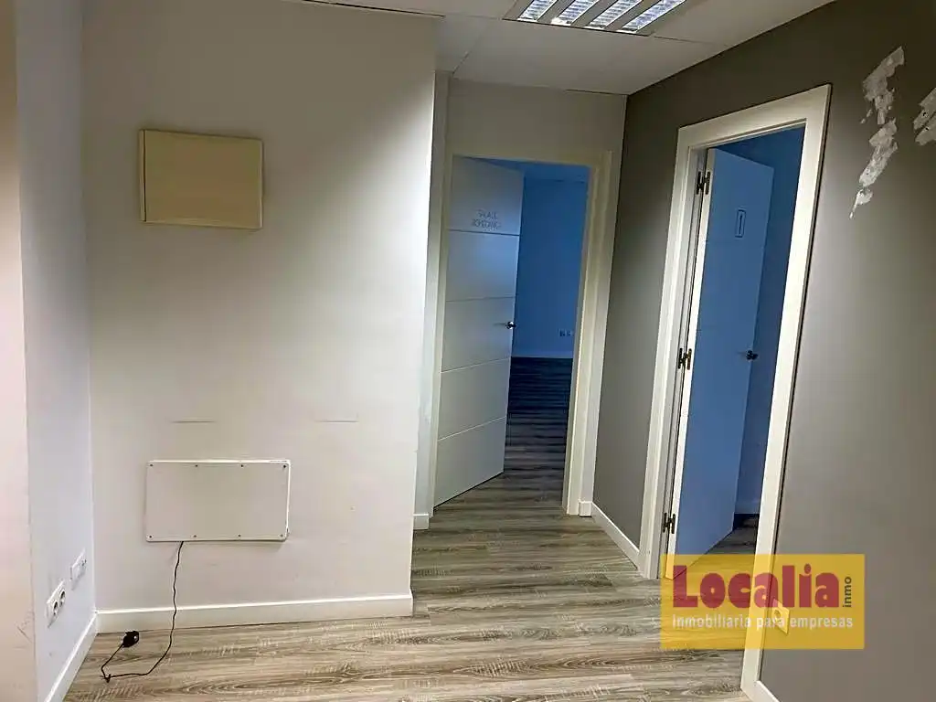 Büro mit Aufzug zur Miete in Julián Ceballos, imagen 4