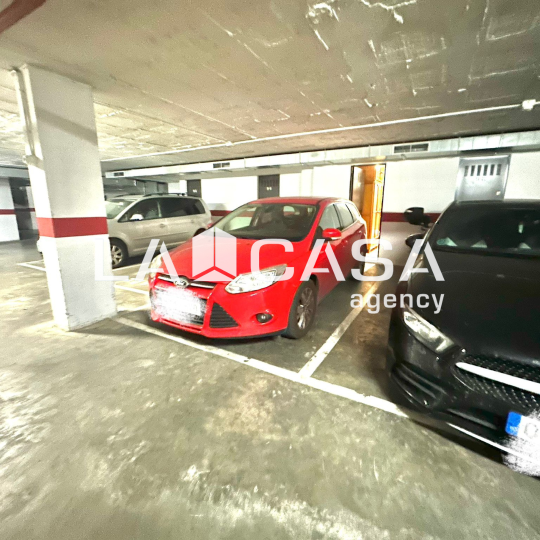 Aparcament de Garatge en venda en  Sevilla Capital