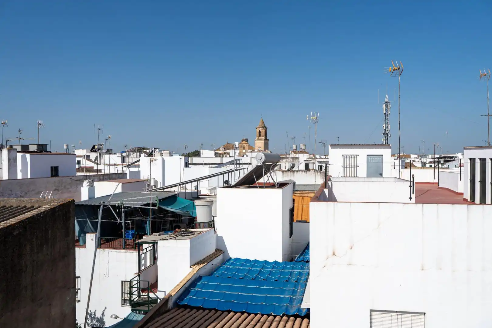 Vista exterior de Pis en venda en Cantillana amb Calefacció, Terrassa i Moblat