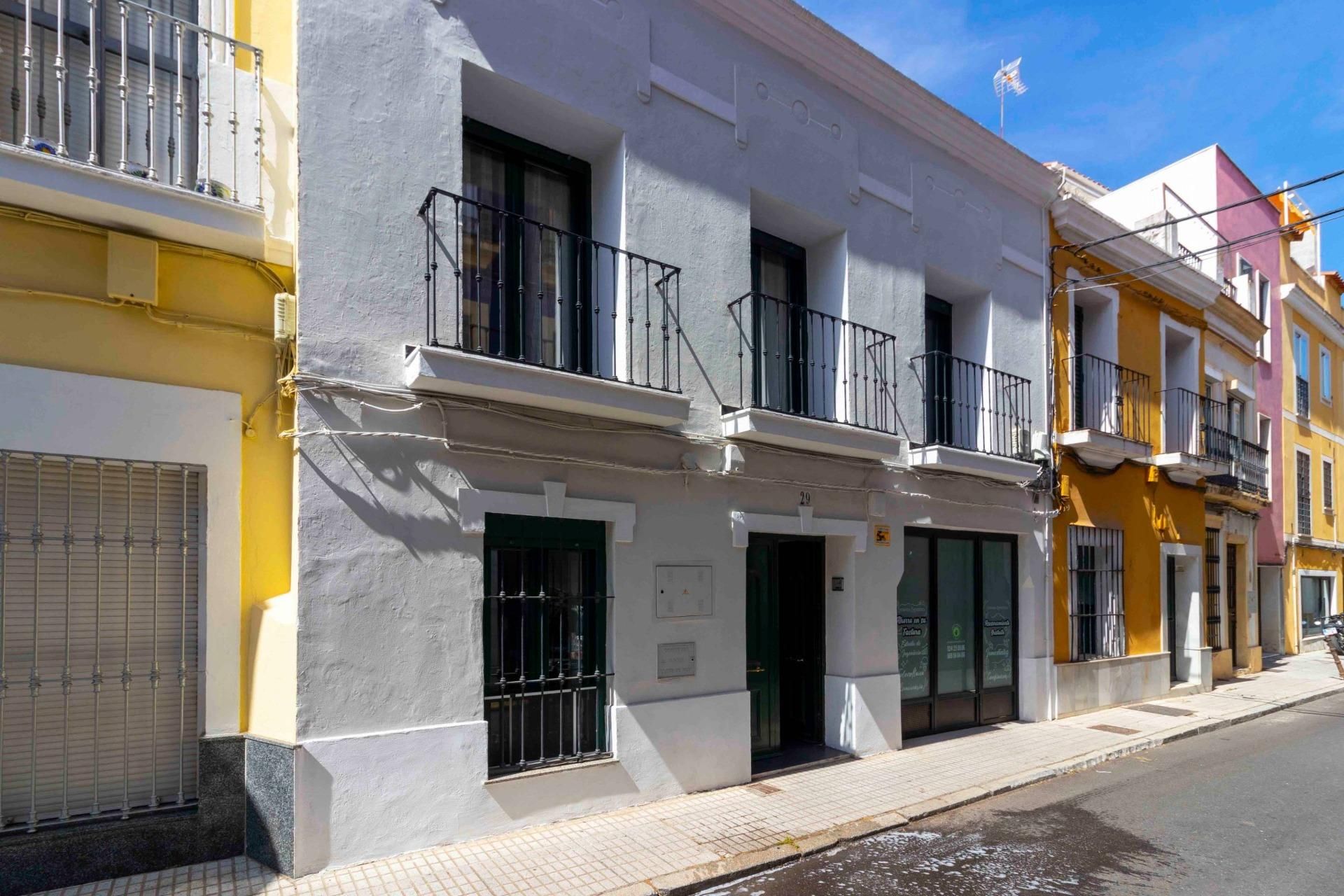 Exterior view of House or chalet for sale in Badajoz Capital  with Air Conditioner, Heating and Terrace