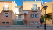 Exterior view of House or chalet for sale in  Granada Capital  with Terrace and Balcony