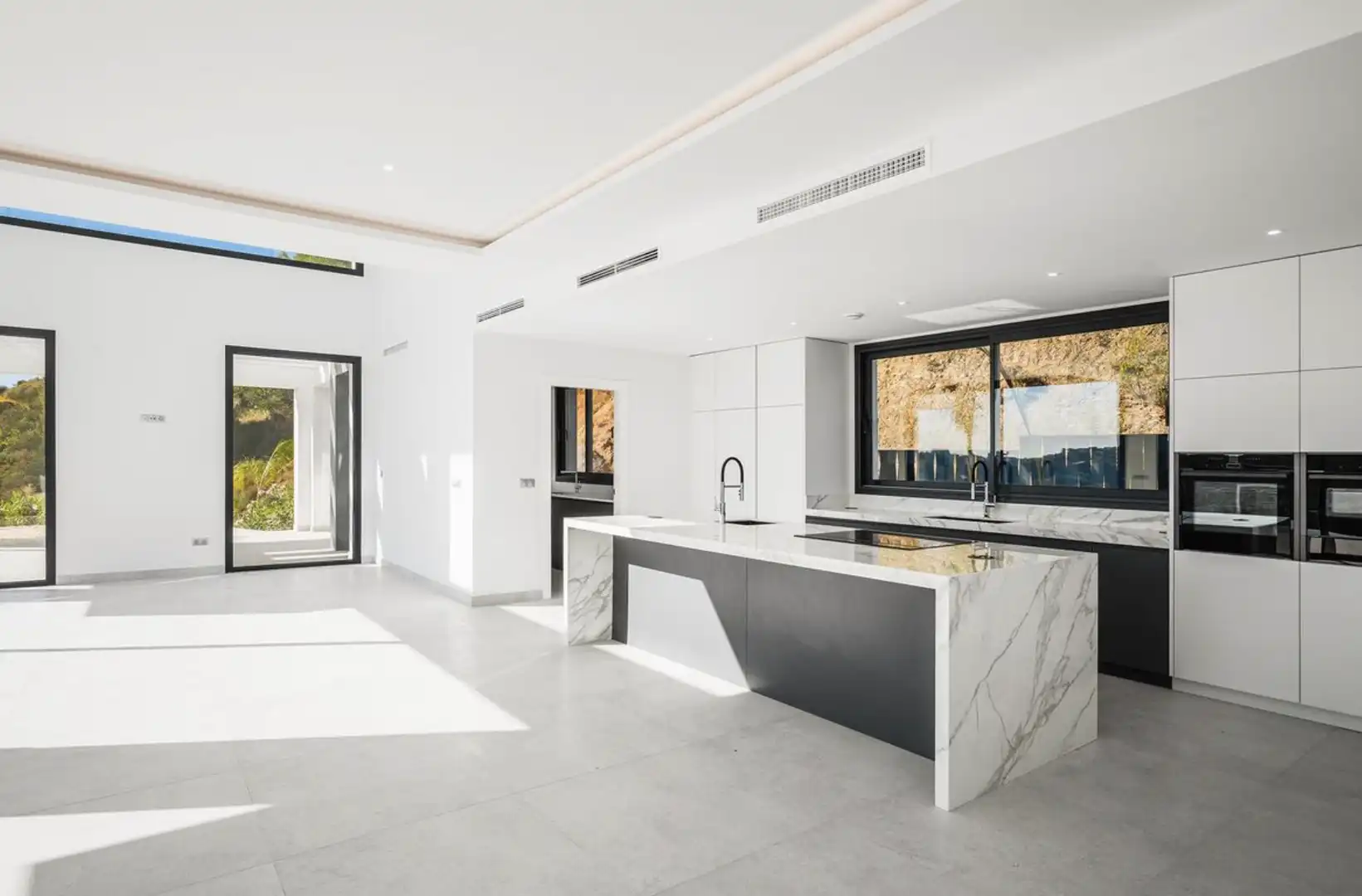 Villa mit Terrasse zum Verkauf in Montemayor - Marbella Club, imagen 2