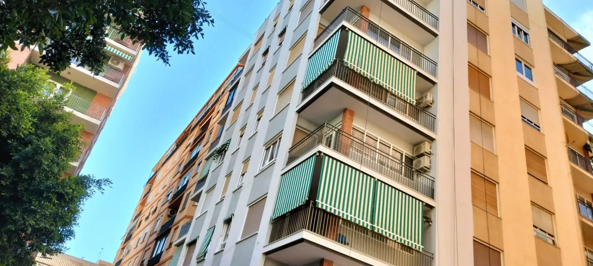Außenansicht von Wohnung zum Verkauf in Castellón de la Plana / Castelló de la Plana mit Parkett und Balkon