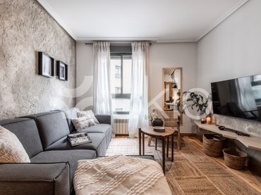 Apartment with lift to rent in Carrer de Morales