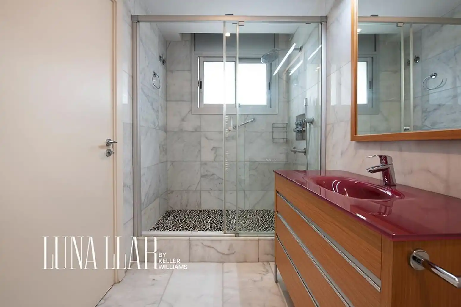 Bathroom of Houses for sale in Castelldefels  with Air Conditioner, Heating and Parquet flooring